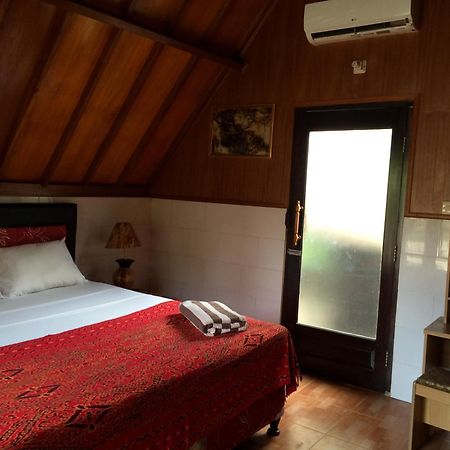 Youpy Bungalows Gili Air Exterior photo