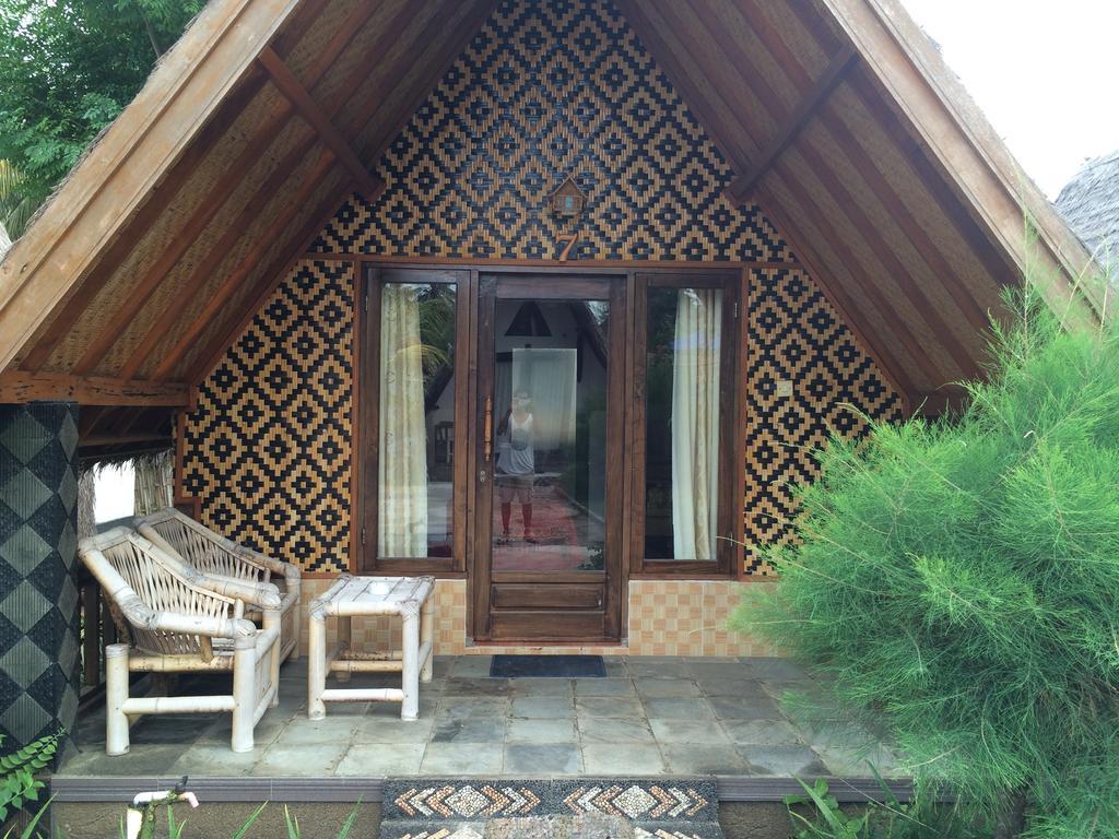 Youpy Bungalows Gili Air Exterior photo
